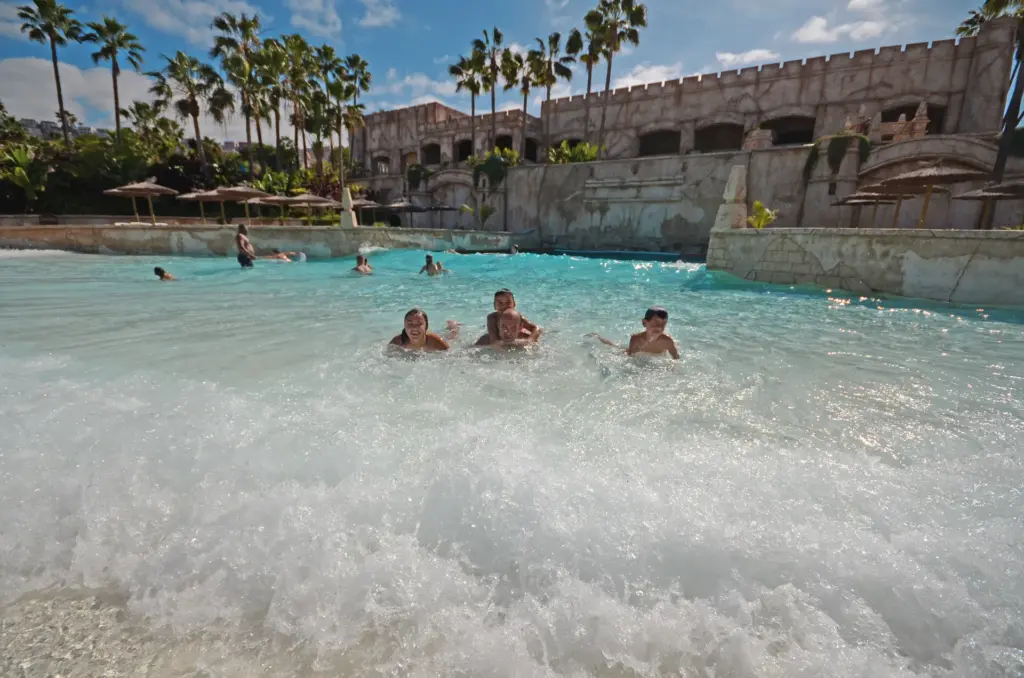 NEW FAMILY AND CHILD WAVE POOL